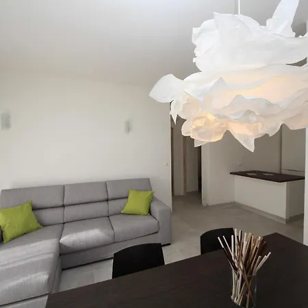 Apartman Vilma 02 *